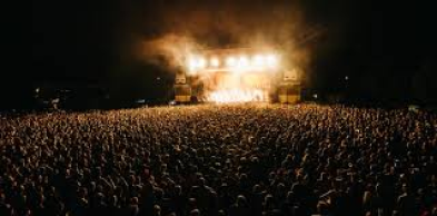 image représentant un festival de nuit