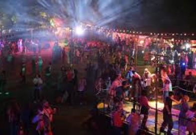 image représentant le festiv'halloween de nuit